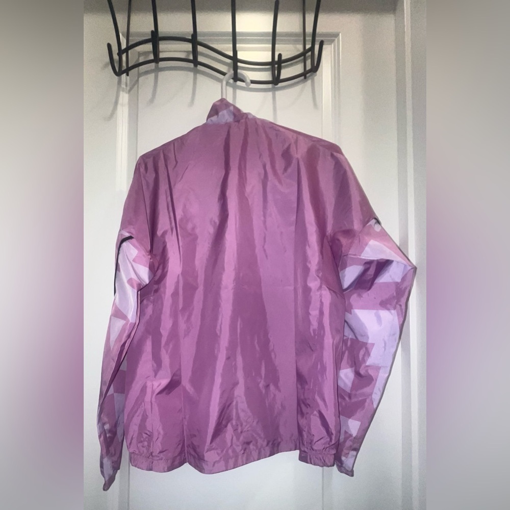 NWT Adidas Terrex women’s multi printed wind jacket purple - Picture 2 of 3